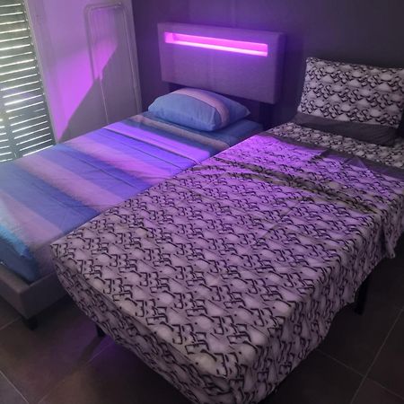 Chambre Privative Renove 2024, Climatisation, Tramway Sur Place , 12 Min Centre, 16 Min Plage, Apercu Lateral Mer, 2 Wc Avec 2 Salle De Bain, Private Room Renovated 2024, Air-Conditioned , Tram On Spot, 2 Toilets And 2 Bathrooms Νίκαια Εξωτερικό φωτογραφία