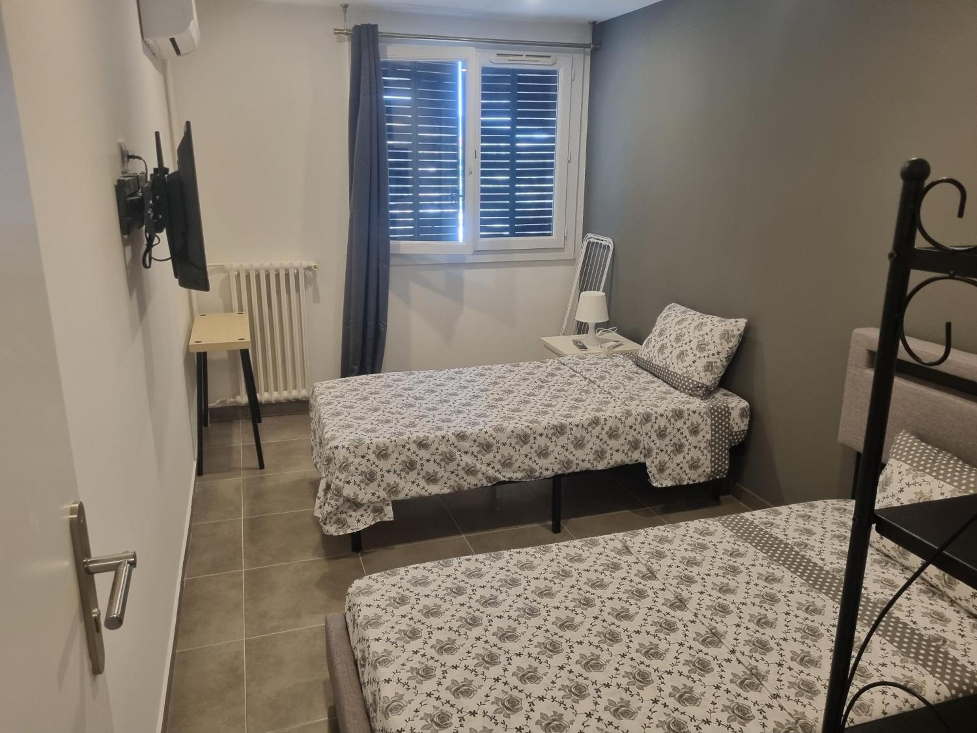 Chambre Privative Renove 2024, Climatisation, Tramway Sur Place , 12 Min Centre, 16 Min Plage, Apercu Lateral Mer, 2 Wc Avec 2 Salle De Bain, Private Room Renovated 2024, Air-Conditioned , Tram On Spot, 2 Toilets And 2 Bathrooms Νίκαια Εξωτερικό φωτογραφία