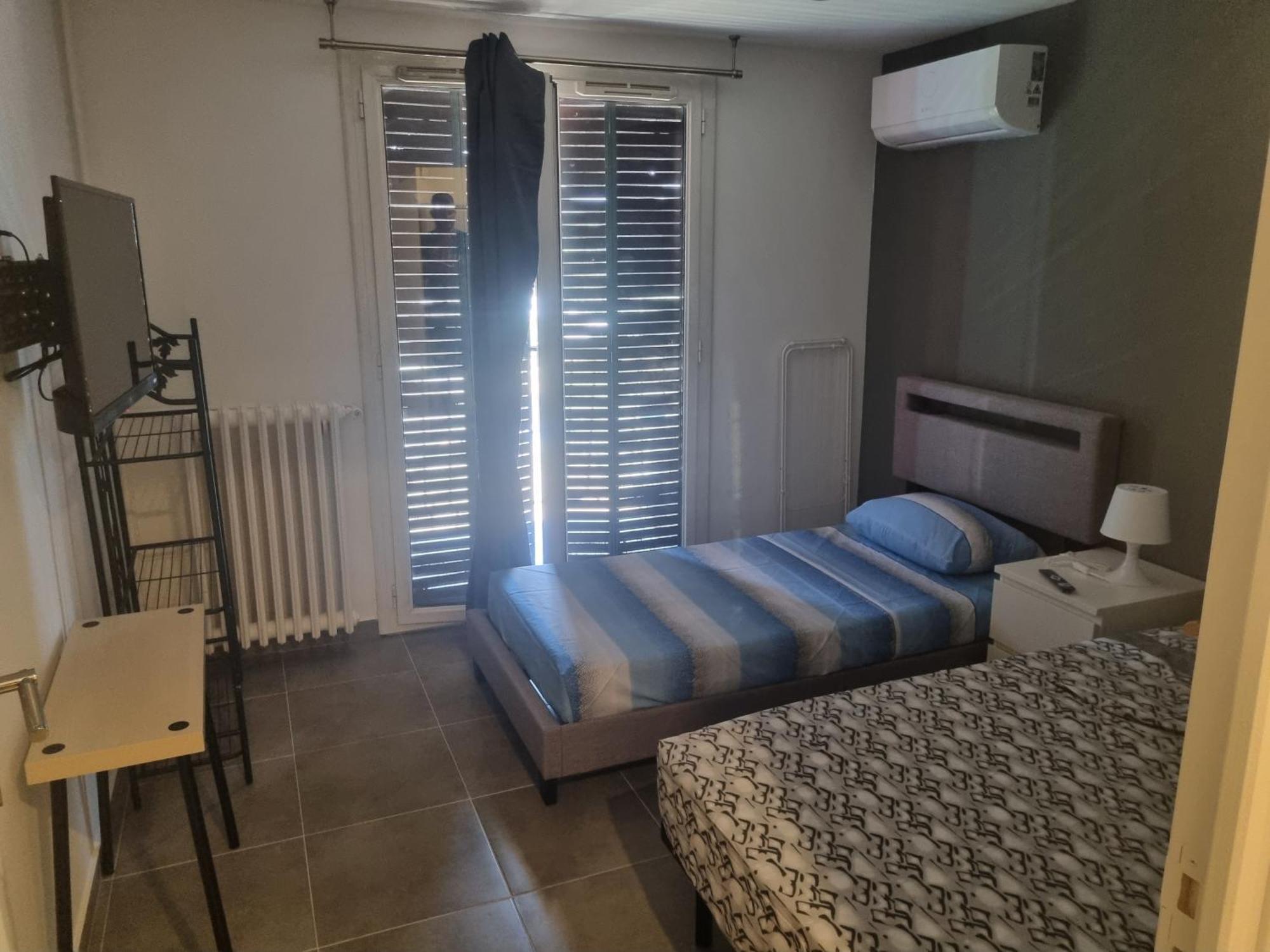 Chambre Privative Renove 2024, Climatisation, Tramway Sur Place , 12 Min Centre, 16 Min Plage, Apercu Lateral Mer, 2 Wc Avec 2 Salle De Bain, Private Room Renovated 2024, Air-Conditioned , Tram On Spot, 2 Toilets And 2 Bathrooms Νίκαια Εξωτερικό φωτογραφία