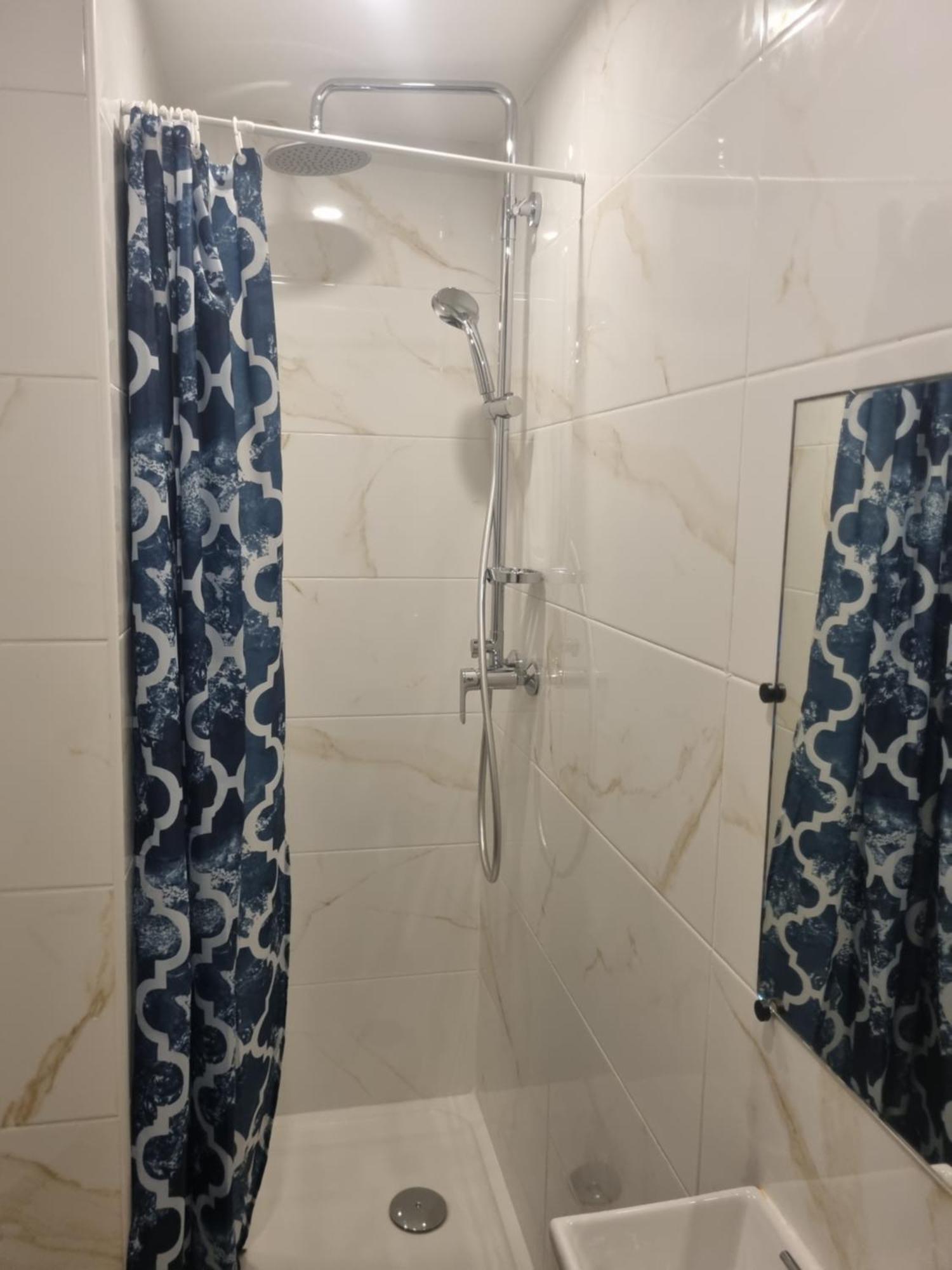 Chambre Privative Renove 2024, Climatisation, Tramway Sur Place , 12 Min Centre, 16 Min Plage, Apercu Lateral Mer, 2 Wc Avec 2 Salle De Bain, Private Room Renovated 2024, Air-Conditioned , Tram On Spot, 2 Toilets And 2 Bathrooms Νίκαια Εξωτερικό φωτογραφία